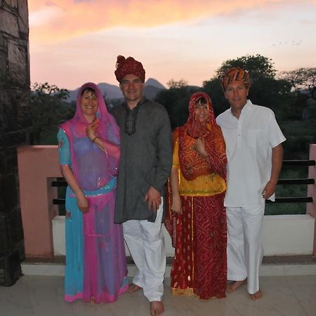 The Royale Country Retreat Bed & Breakfast Udaipur Exterior photo