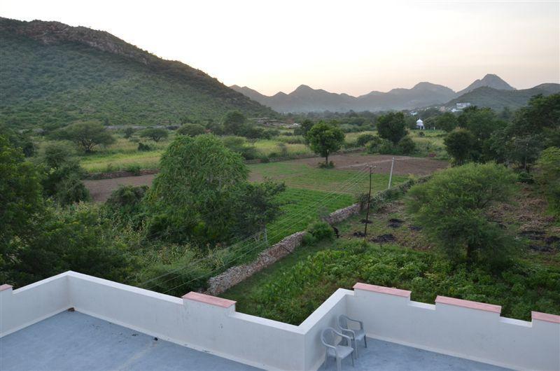 The Royale Country Retreat Bed & Breakfast Udaipur Exterior photo