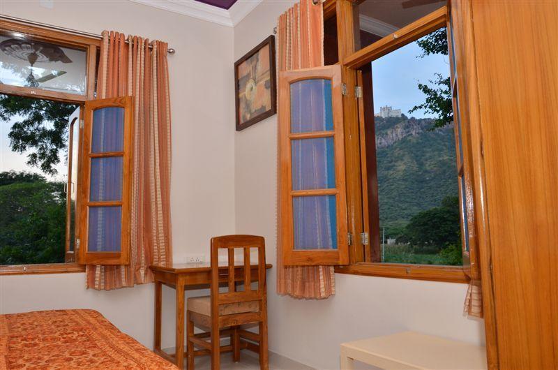 The Royale Country Retreat Bed & Breakfast Udaipur Exterior photo
